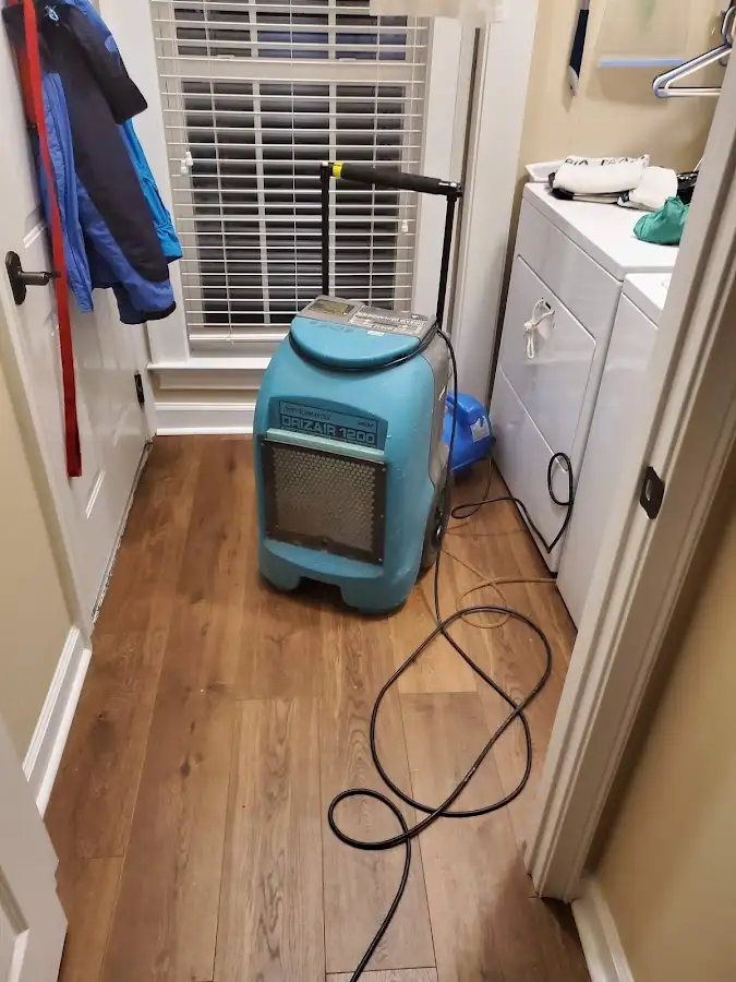 Commercial dehumidifier deployed for Crawl Space Restoration in Cold Springs